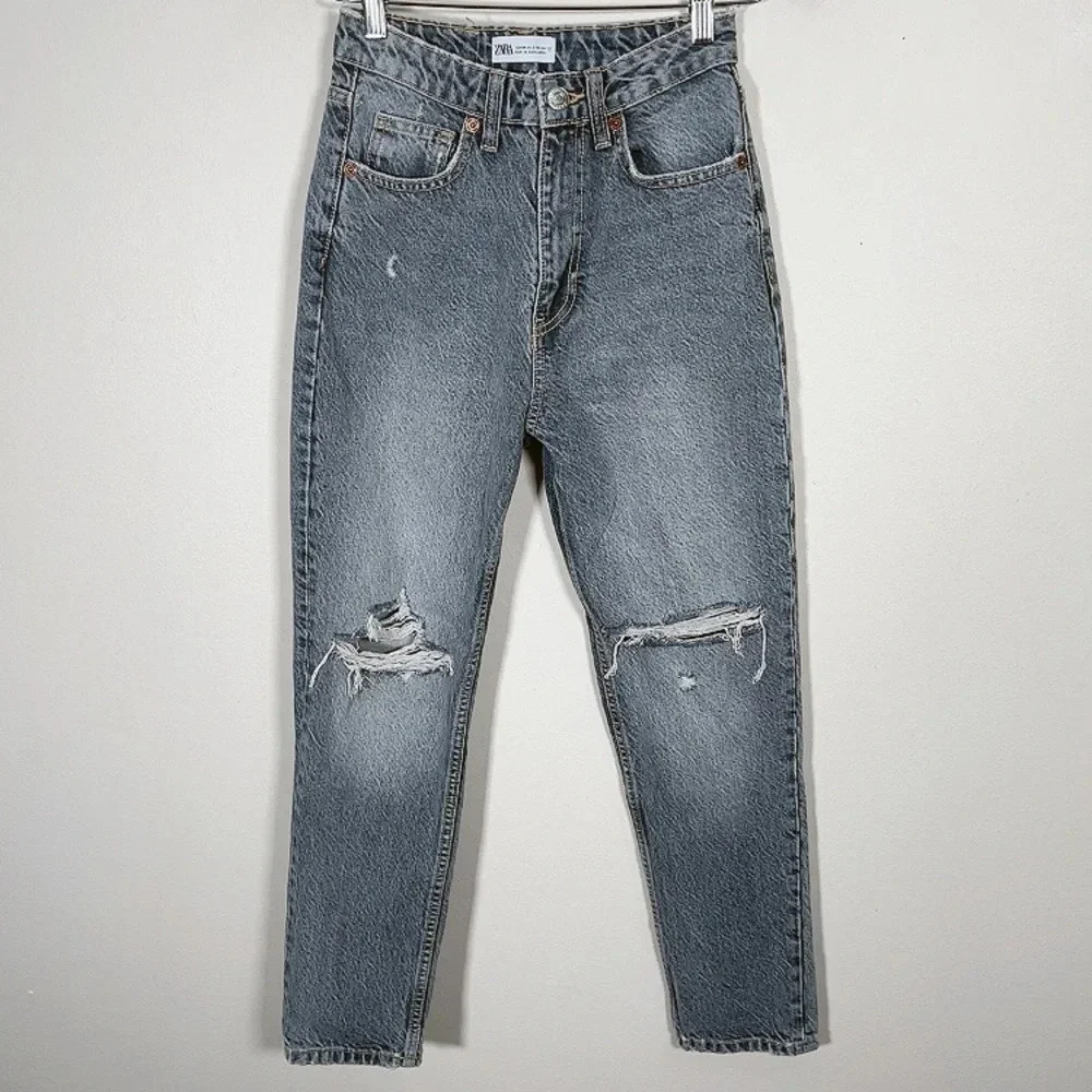 ZARA |  RIPPED MOM FIT JEANS - Picture 4 of 13
